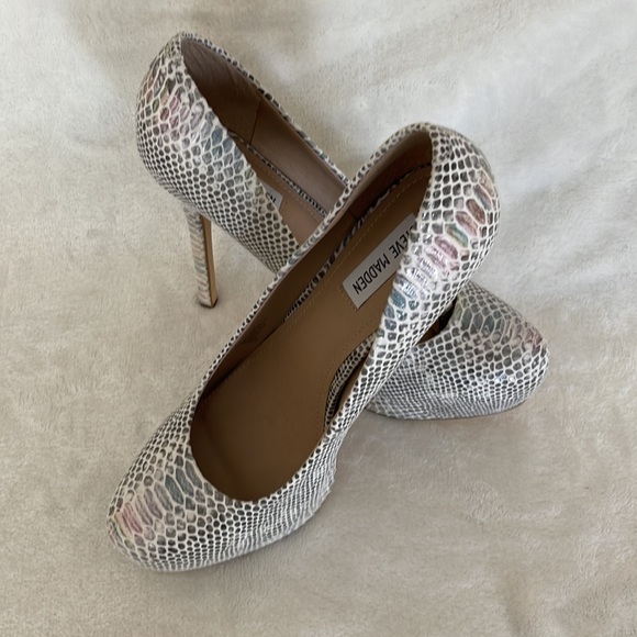 Steve Madden “Nala” platform pumps - Picture 2 of 8